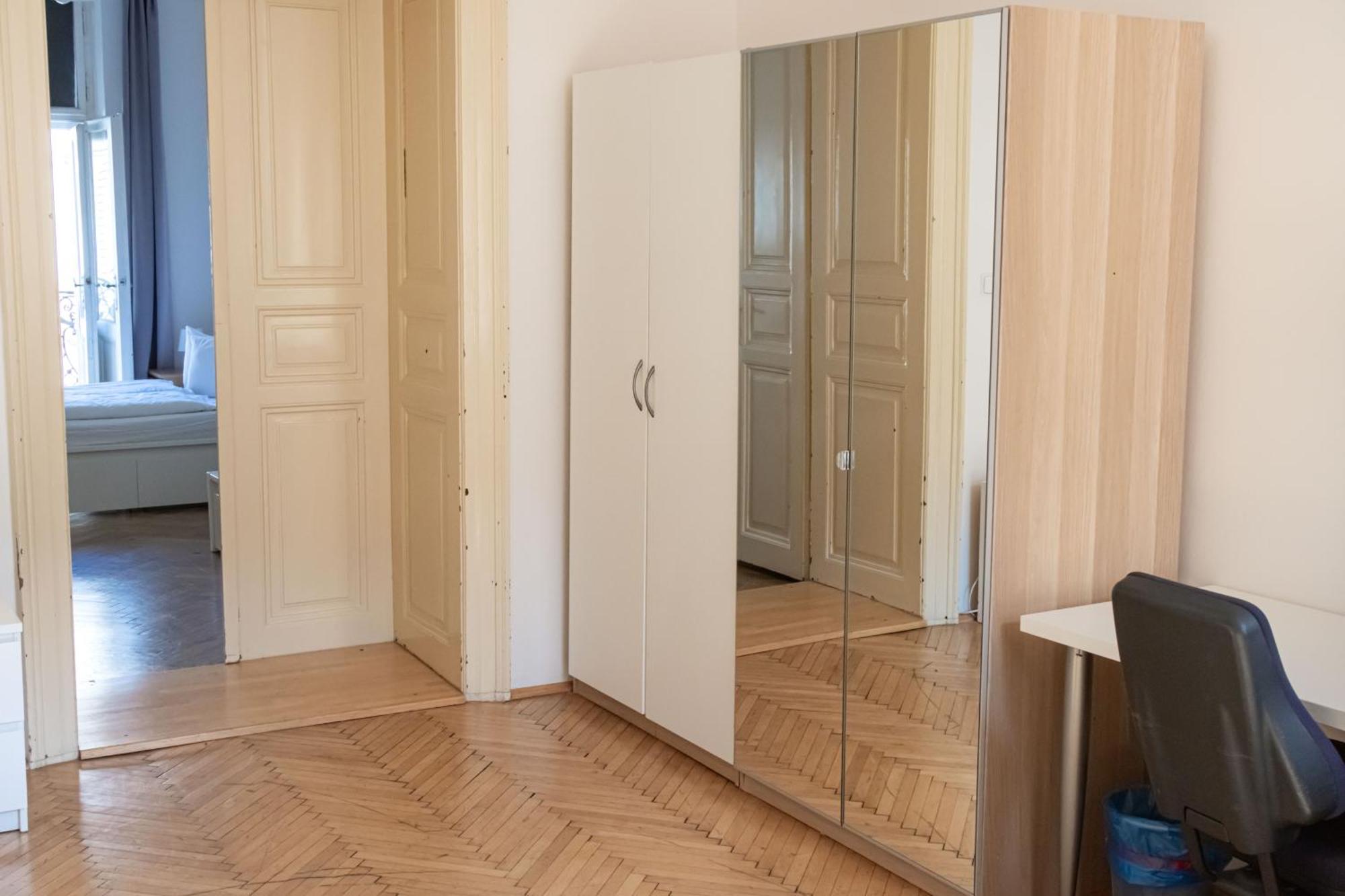 פראג Apartments In Mala Strana - 10 Minutes From Charles Bridge מראה חיצוני תמונה
