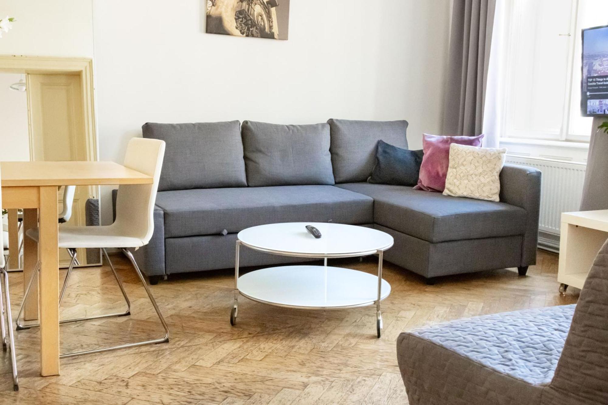 פראג Apartments In Mala Strana - 10 Minutes From Charles Bridge מראה חיצוני תמונה