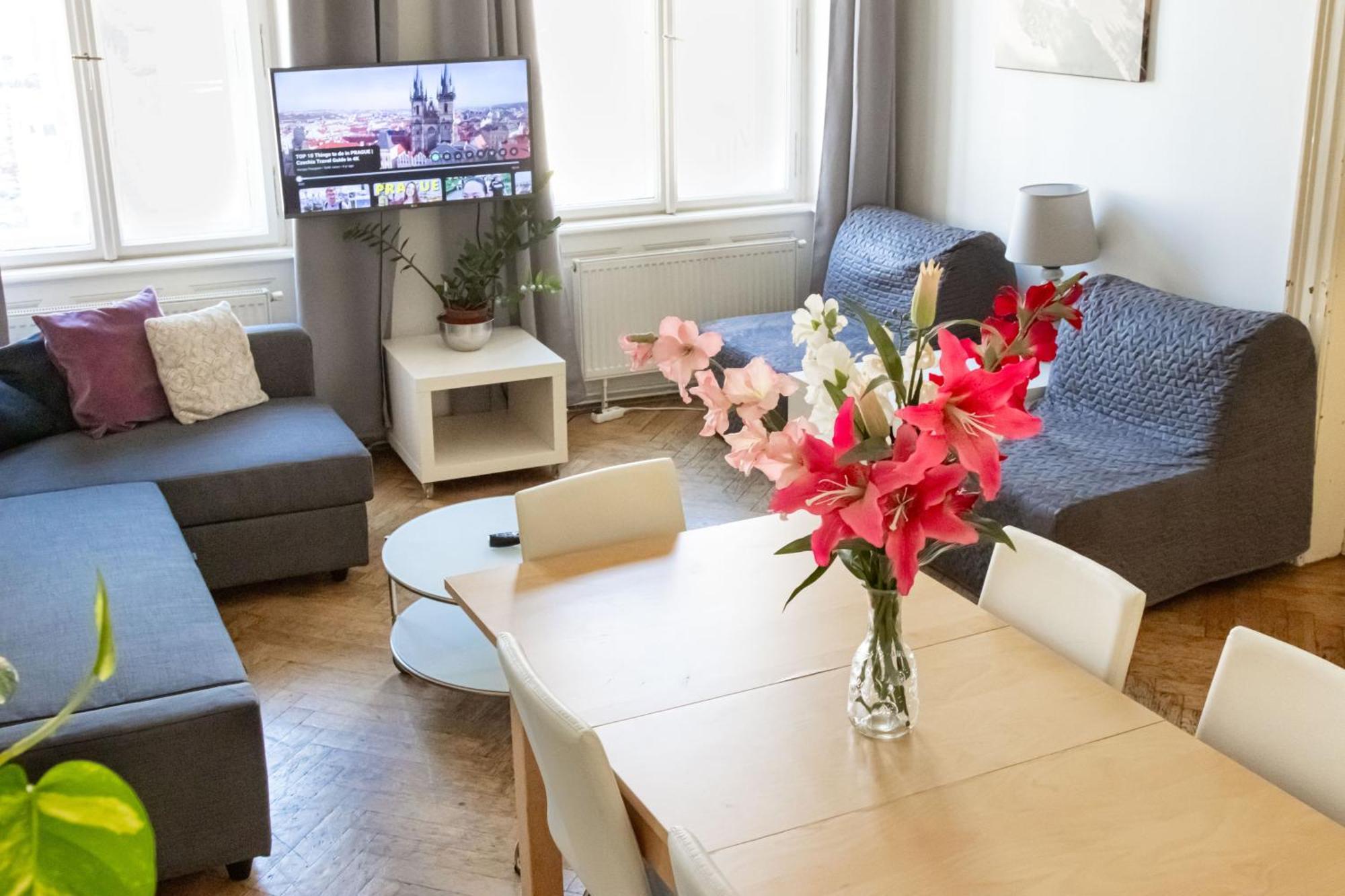 פראג Apartments In Mala Strana - 10 Minutes From Charles Bridge מראה חיצוני תמונה