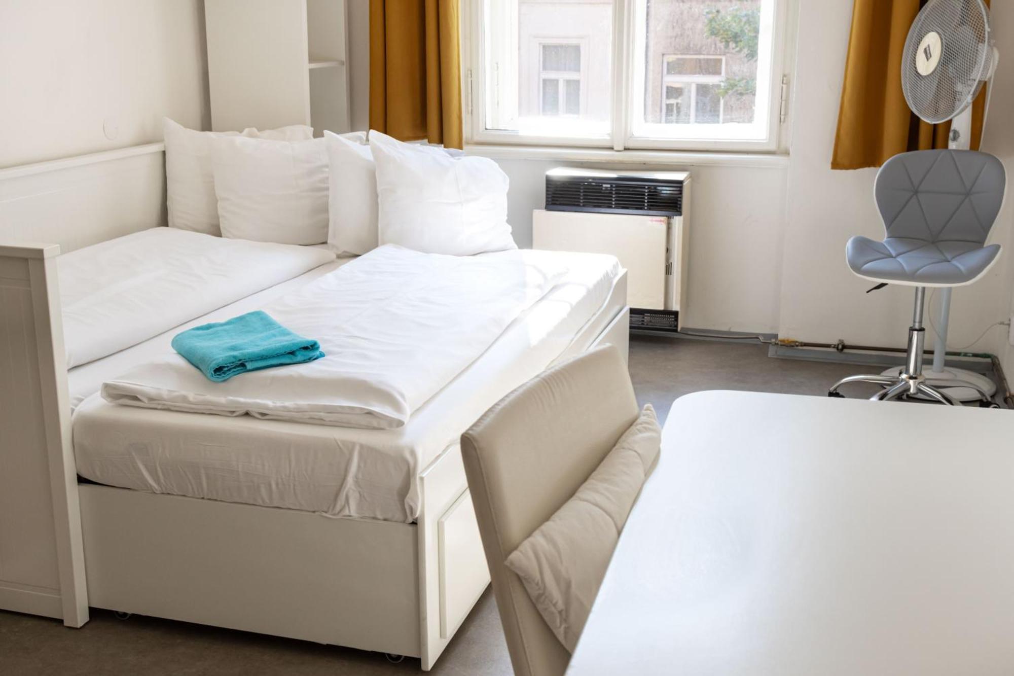 פראג Apartments In Mala Strana - 10 Minutes From Charles Bridge מראה חיצוני תמונה