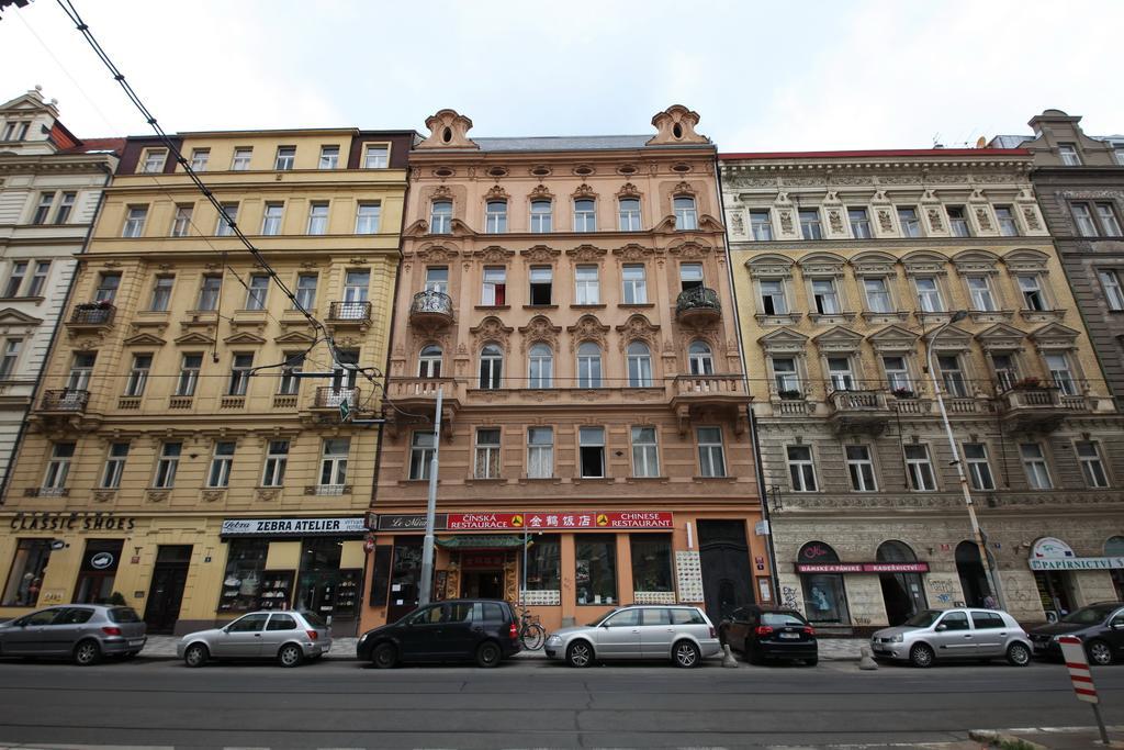 פראג Apartments In Mala Strana - 10 Minutes From Charles Bridge מראה חיצוני תמונה